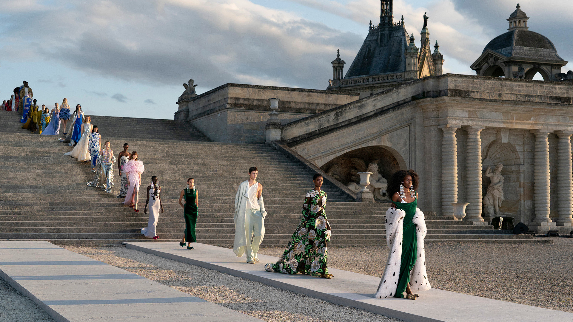 Haute Couture Fall/Winter 2023-24 Valentino Un Château Fashion